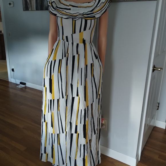 Dress - Picture 3 of 5